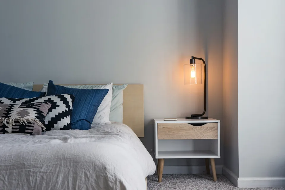 Quiet room and bedside light